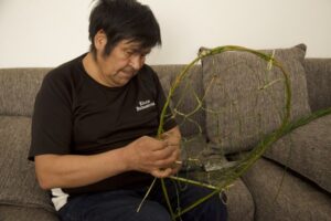 Entregan Sello Artesanía Indígena 2021: uno de los 10 ganadores es de Natales y originario del pueblo kawésqar