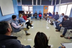 Delegada presidencial Ericka Farías lideró mesa pública-privada de ayuda a damnificados de incendio