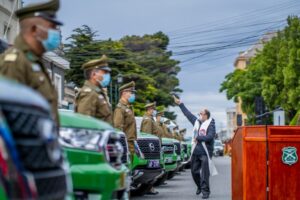 Entregaron 14 nuevos vehículos a Carabineros