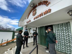 Director nacional de Gendarmería visitó penales de Natales y Porvenir