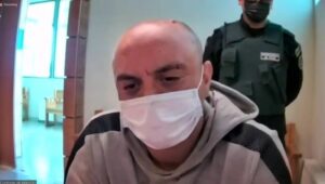 Formalizan a sujeto que mantenía 27 plantas de marihuana en su vivienda