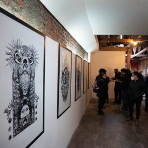 Exposición de linograbados “Alegorías, vínculo ecológico de los primeros habitantes de la Patagonia” ya está instalada en el Espacio La Idea