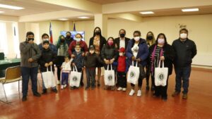Sindicato de trabajadores entrega canastas familiares