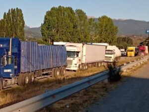 Camioneros chilenos varados en Argentina