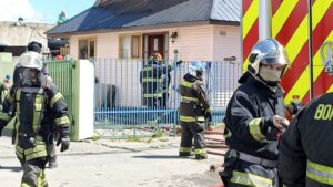 Incendio deja pérdidas totales en vivienda interior