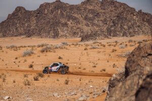 “Chaleco” López sube a la segunda  posición del Dakar en prototipos ligeros