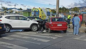 Triple colisión dejó a una persona lesionada