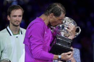 El mejor de la historia: Rafael Nadal remonta con épica en Australia y es el máximo ganador de torneos Grand Slam