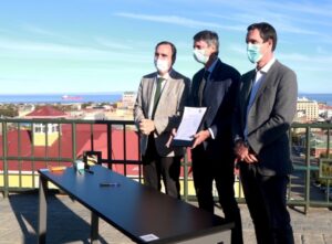 Ministros de Ciencia, Energía-Minería y el gobernador regional firman “Declaración de Punta Arenas”
