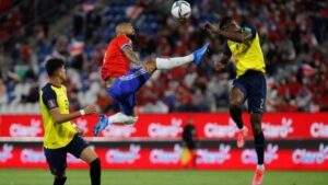 Arturo Vidal recibe las penas del infierno de la FIFA y Chile tiene que luchar para ir al Mundial sin el King