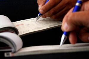 Investigan estafa por $29 millones a través de cheque defectuoso