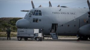 Relacionador público durante tragedia del Hércules demanda a la Fach en $49 millones