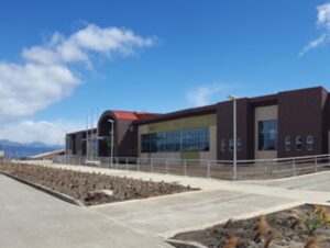 Médico demanda en $158 millones al hospital de Puerto Natales tras ser despedido