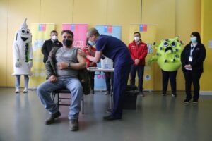 Activan campaña para reforzar la vacunación de 16 mil magallánicos rezagados con tercera dosis