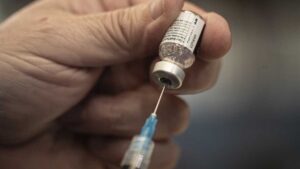 “Chile es el único país del mundo que exige homologación de vacunas”