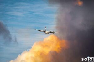Fuertes ráfagas de viento desafían parcialmente el contenido incendio de Timaukel