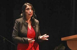 Ministra Rubilar destaca ayuda a adultos mayores durante la pandemia