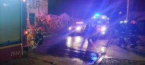Salvan a hombre en medio de incendio de exhospital