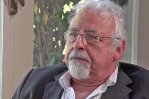 Murió Sergio Bravo: el hombre tras el himno “Chile, la alegría ya viene”