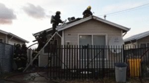 Asado mal apagado provoca incendio de vivienda