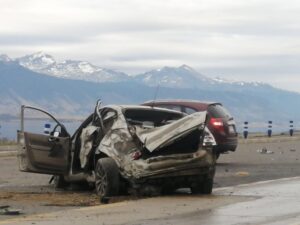 Conductor lesionado luego de volcar en Puerto Natales