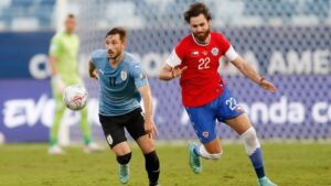 Diego Valdés se mete en la lucha por conseguir un lugar como titular en la selección chilena frente a Uruguay