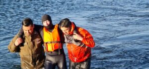 Carabineros rescató a deportista en sector Cabeza del Mar