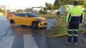 Dos lesionados dejó colisión en la esquina de Avenida España con Manantiales