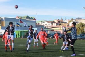Con tranco firme el cuadro de Presidente Ibáñez sigue como puntero en el fútbol de la 18