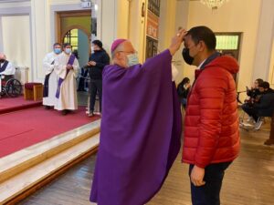 Iglesia Católica de Magallanes celebró “Miércoles de cenizas” en la Catedral