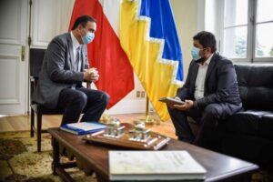 Gobernador regional planteó la creación de una política regional de educación