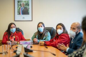 Firman convenio que financiará proyectos en comuna de Torres del Paine con M$487.477