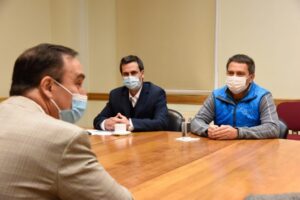 Gobernador Flies se reunió con la CChC para abordar proyectos de gran magnitud
