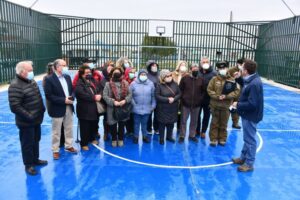 Municipio entregó renovada multicancha en sector Villa Selknam
