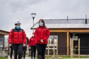 Delegada Presidencial visitó obras de viviendas tuteladas