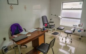 Población de Puerto Williams ya cuenta con clínica podológica