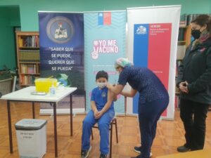 Autoridades refuerzan llamado de vacunación contra Covid-19 e influenza