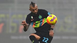 Prensa italiana asegura que Inter de Milán quiere pagar un camión de plata para deshacerse de Arturo Vidal