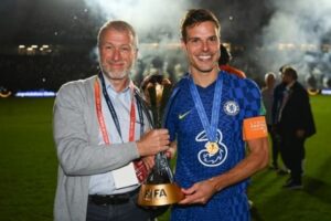 Roman Abramovich rechaza una millonaria oferta  para vender al Chelsea tras considerarla insuficiente