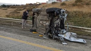 Violento accidente matinal en Barrio Industrial dejó a mujer herida de gravedad