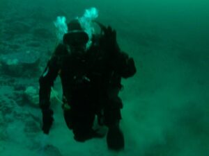 Armada realizó toma de muestras en el fondo marino de Punta Arenas