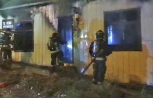 Incendio deja pérdidas casi totales en vivienda