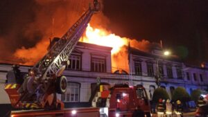 Incendio dejó pérdidas totales en la Prefectura de Carabineros de Magallanes