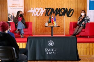 Subsecretaria de Turismo sostuvo encuentro con estudiantes de Santo Tomás
