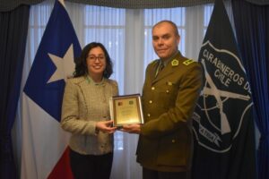 Delegada presidencial efectuó saludo protocolar a Carabineros