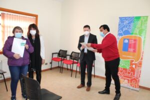 Delegación Provincial y Minvu entregan recursos para que familias afectadas por incendio reconstruyan hogares