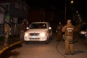Detienen a nochero que amenazó con cuchillo a trabajadores que arreglaban un poste
