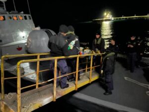 Armada evacuó a buzo pescador en Williams