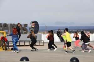 Cerca de 200 personas participaron de entretenida actividad en la Costanera