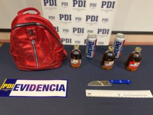 Detienen a adolescentes que robaron licor tras asaltar con cuchillo a almacenera